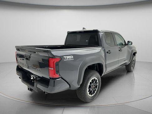 Used 2025 Toyota Tacoma TRD Off-Road AWD/4WD image 5