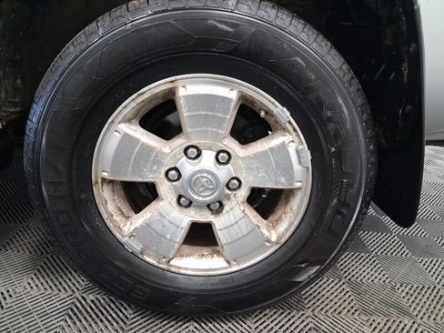 Used 2005 Toyota 4Runner SR5 AWD/4WD image 9