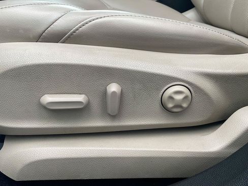 Used 2019 Buick Envision Premium AWD/4WD image 11