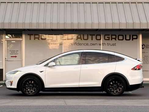 Used 2018 Tesla Model X 100D image 6