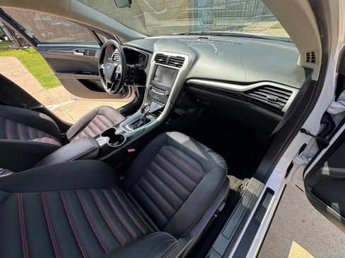Used 2015 Ford Fusion SE FWD image 23