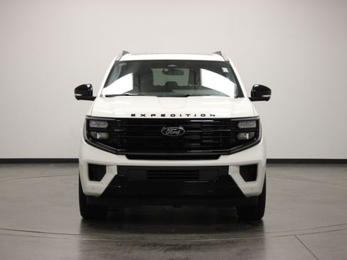 Used 2025 Ford Expedition Max Platinum w/ Stealth Performance Package AWD/4WD image 3