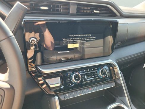 New 2026 GMC Sierra 2500 Denali w/ Denali Reserve Package AWD/4WD image 26
