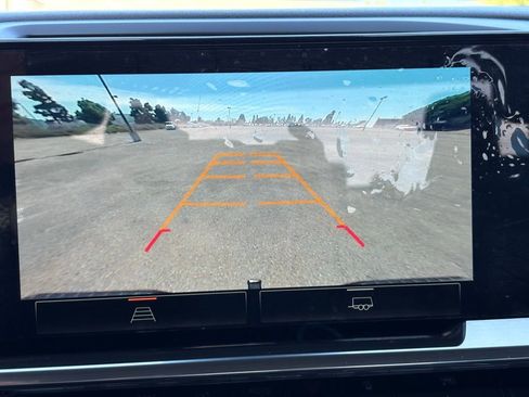 Used 2022 GMC Sierra 1500 Elevation image 32