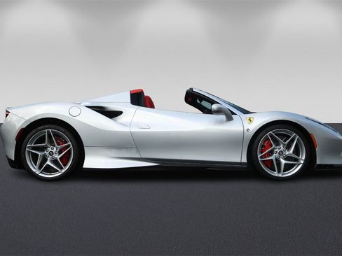 Certified 2021 Ferrari F8 Tributo image 2