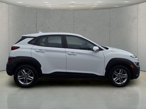 Used 2023 Hyundai Kona SE w/ Cargo Package FWD image 6