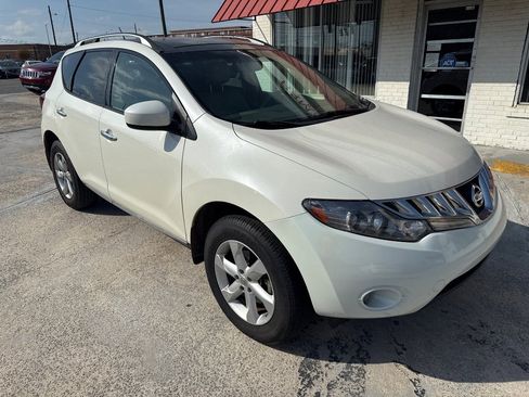 Used 2010 Nissan Murano SL w/ Leather Pkg image 2