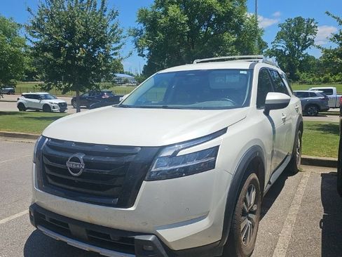 Used 2023 Nissan Pathfinder SL w/ Lighting Package (N92) FWD image 1