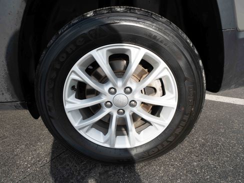 Used 2022 Jeep Cherokee Latitude Lux image 30