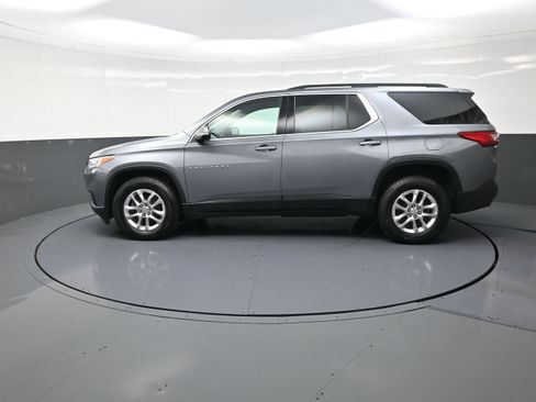 Used 2020 Chevrolet Traverse LT w/ LPO, Black Accent Package image 6
