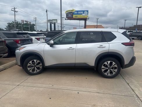 Used 2023 Nissan Rogue SV AWD/4WD image 5