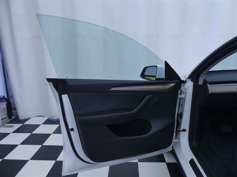 Used 2023 Tesla Model Y Long Range AWD/4WD image 26