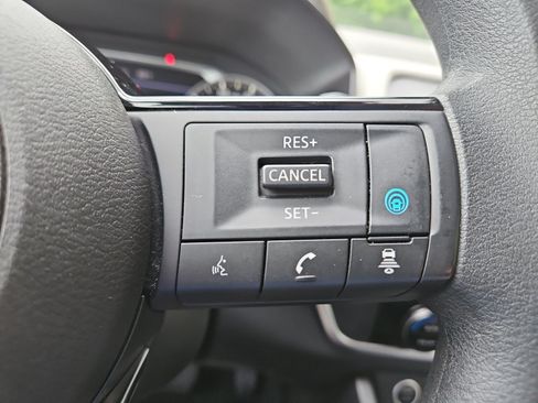 Used 2023 Nissan Rogue SV FWD image 26