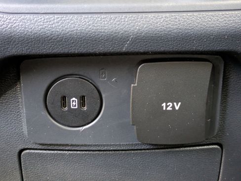 Used 2025 Ford Explorer Active image 18