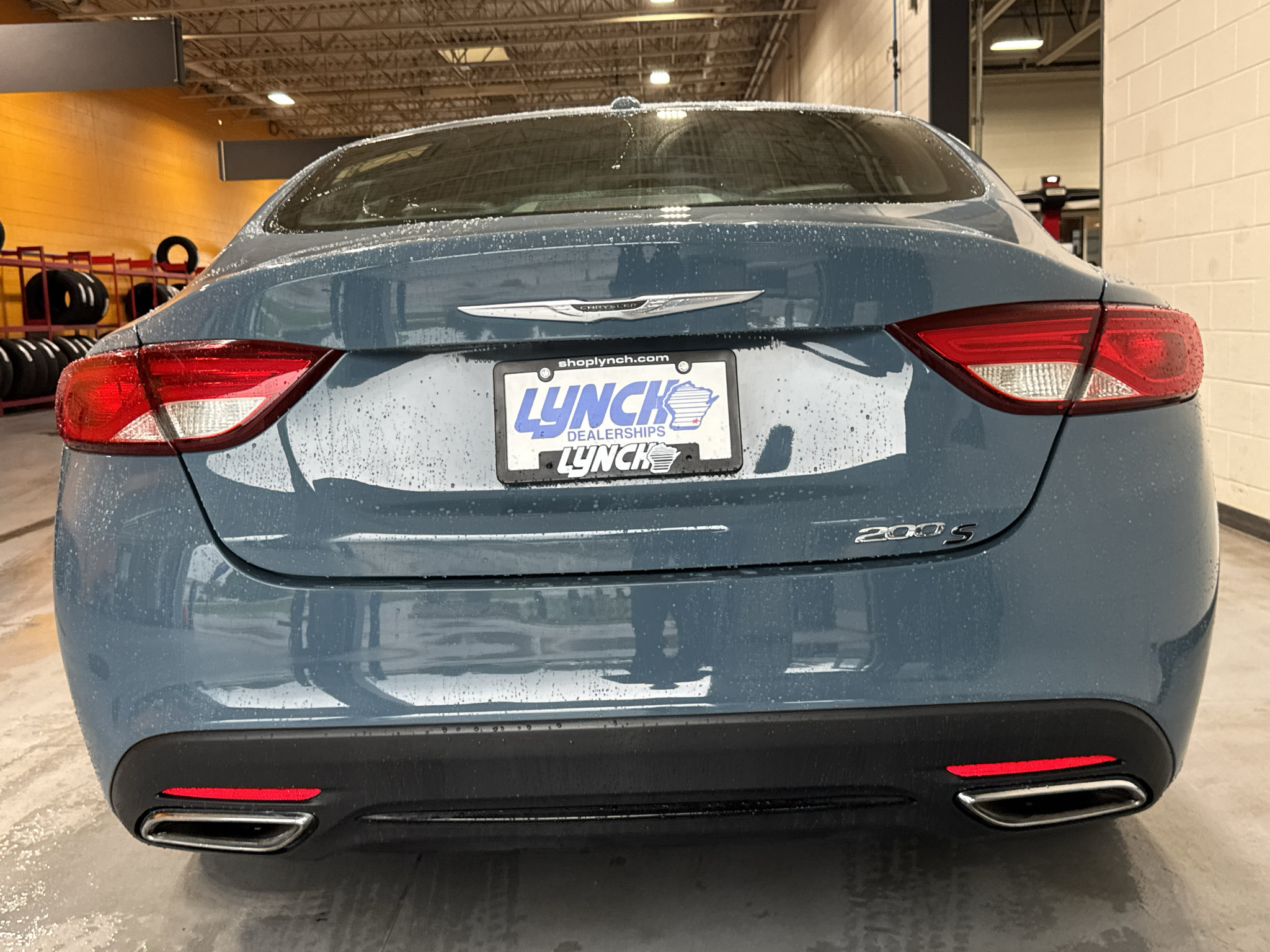 Used 2015 Chrysler 200 S FWD image 4