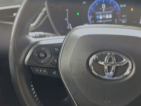 Used 2023 Toyota Corolla Cross XLE FWD image 19