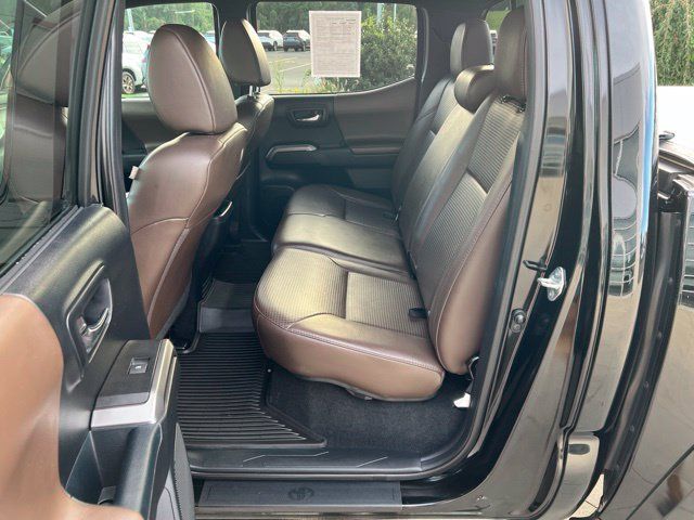 Used 2017 Toyota Tacoma Limited w/ Tow Package AWD/4WD image 29