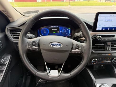 Certified 2020 Ford Escape Titanium AWD/4WD image 15