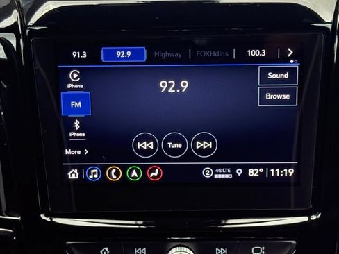 Used 2023 Chevrolet Traverse Premier FWD image 8