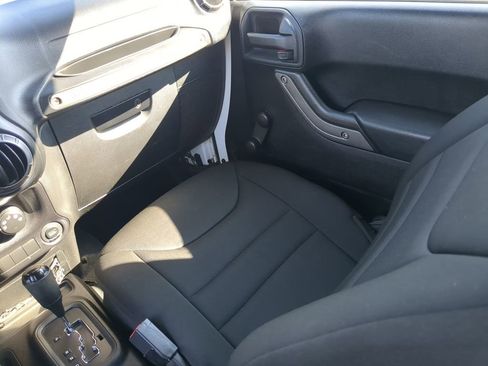Used 2014 Jeep Wrangler Sport image 15