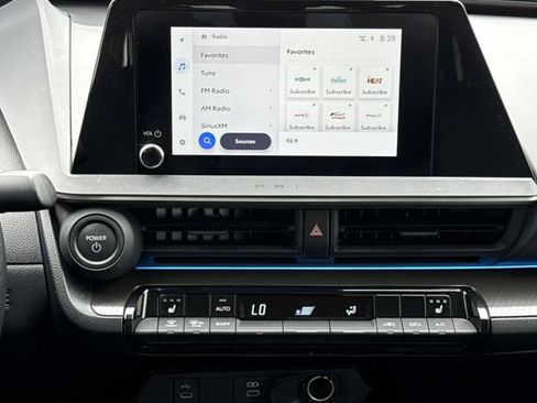 Used 2025 Toyota Prius FWD image 10