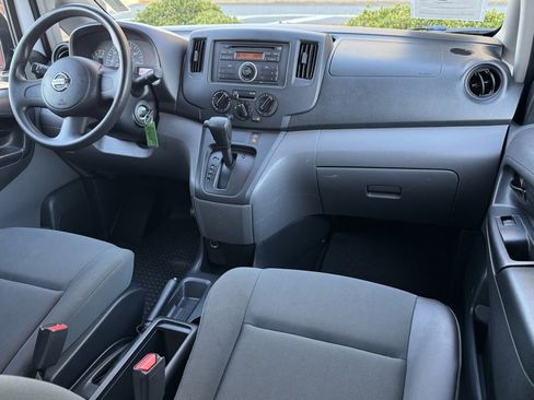 Used 2016 Nissan NV200 S w/ Back Door Glass Package image 18