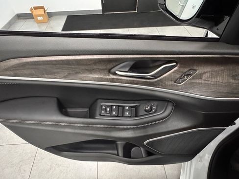 New 2026 Jeep Grand Cherokee L Limited AWD/4WD image 9