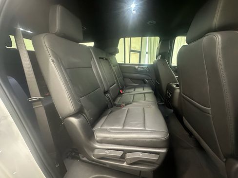 Used 2025 Chevrolet Tahoe LT AWD/4WD image 20