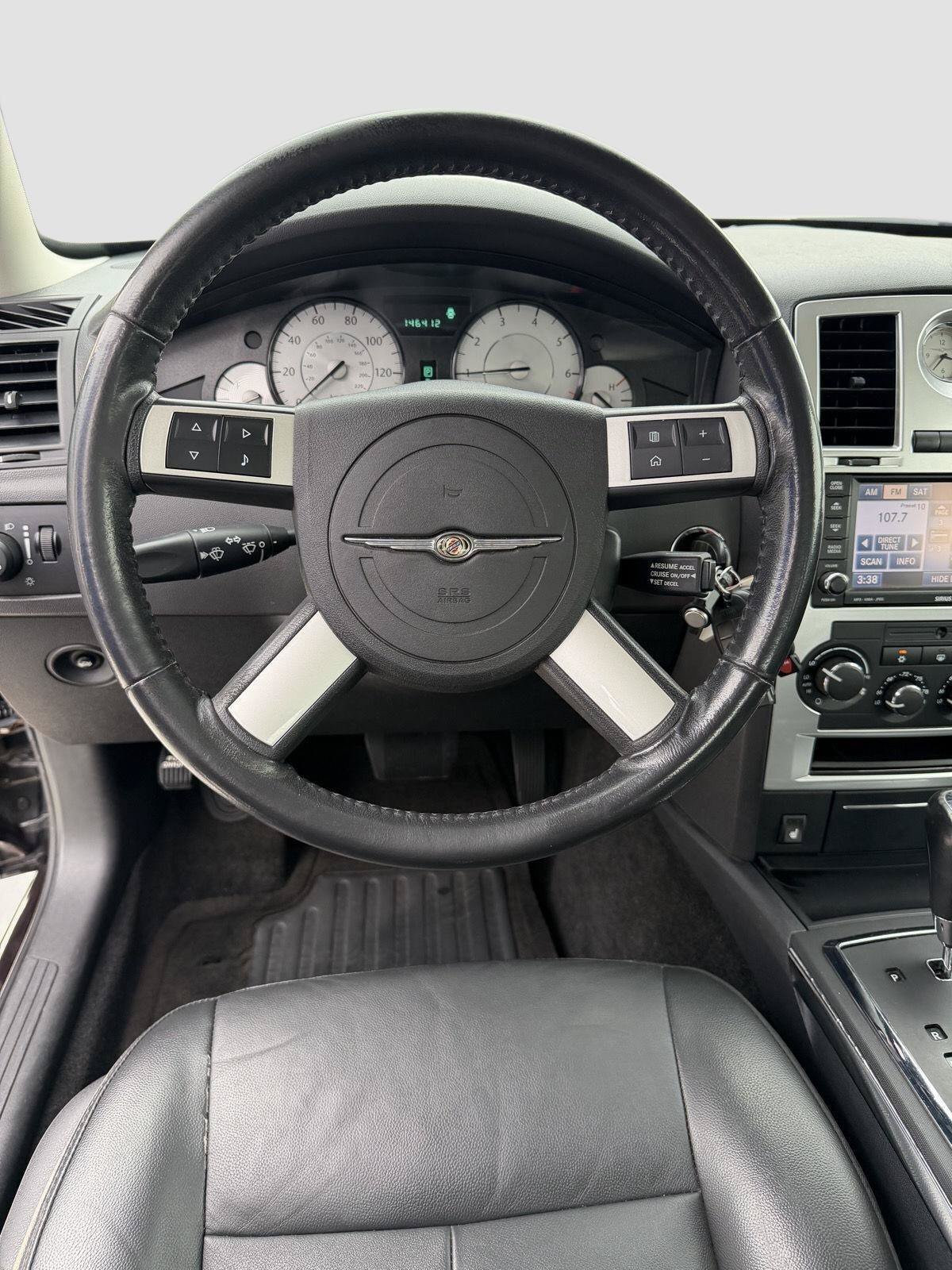 Used 2010 Chrysler 300 Touring AWD/4WD image 15