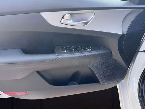 Used 2023 Kia Forte LXS image 18