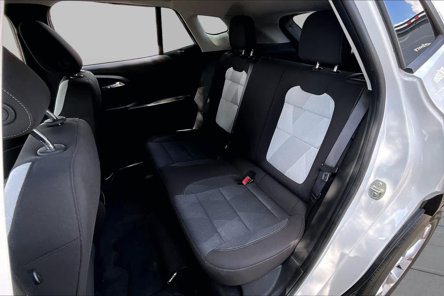 Used 2024 Chevrolet Trax LS w/ LS Convenience Package FWD image 21