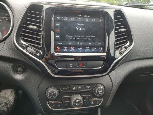 Used 2020 Jeep Cherokee Limited image 13