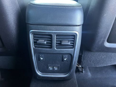 Used 2020 Dodge Charger SXT w/ Leather Interior Group image 19