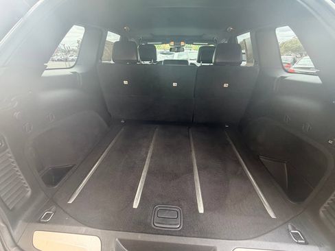 Used 2015 Jeep Grand Cherokee Limited w/ Trailer Tow Group IV AWD/4WD image 19