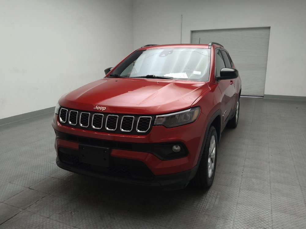 Used 2025 Jeep Compass Latitude w/ Sun & Sound Group AWD/4WD image 15