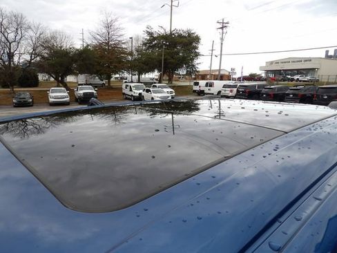 Certified 2022 Ford F150 Lightning Lariat w/ Equipment Group 511A High image 30