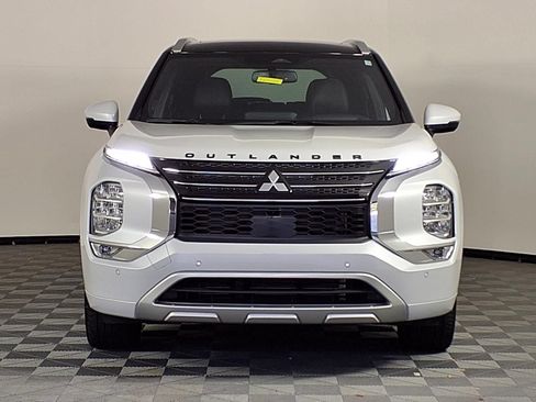 Used 2024 Mitsubishi Outlander SEL FWD image 2