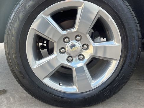 Used 2018 Chevrolet Suburban Premier AWD/4WD image 23