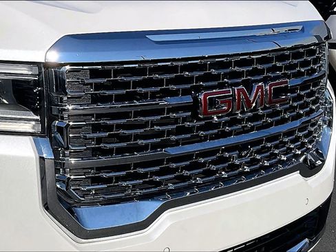 Used 2022 GMC Acadia Denali w/ Denali Ultimate Package image 34