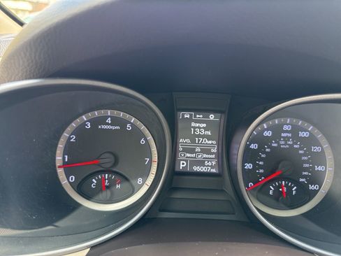 Used 2014 Hyundai Santa Fe Sport w/ Popular Equipment Package 02 image 28