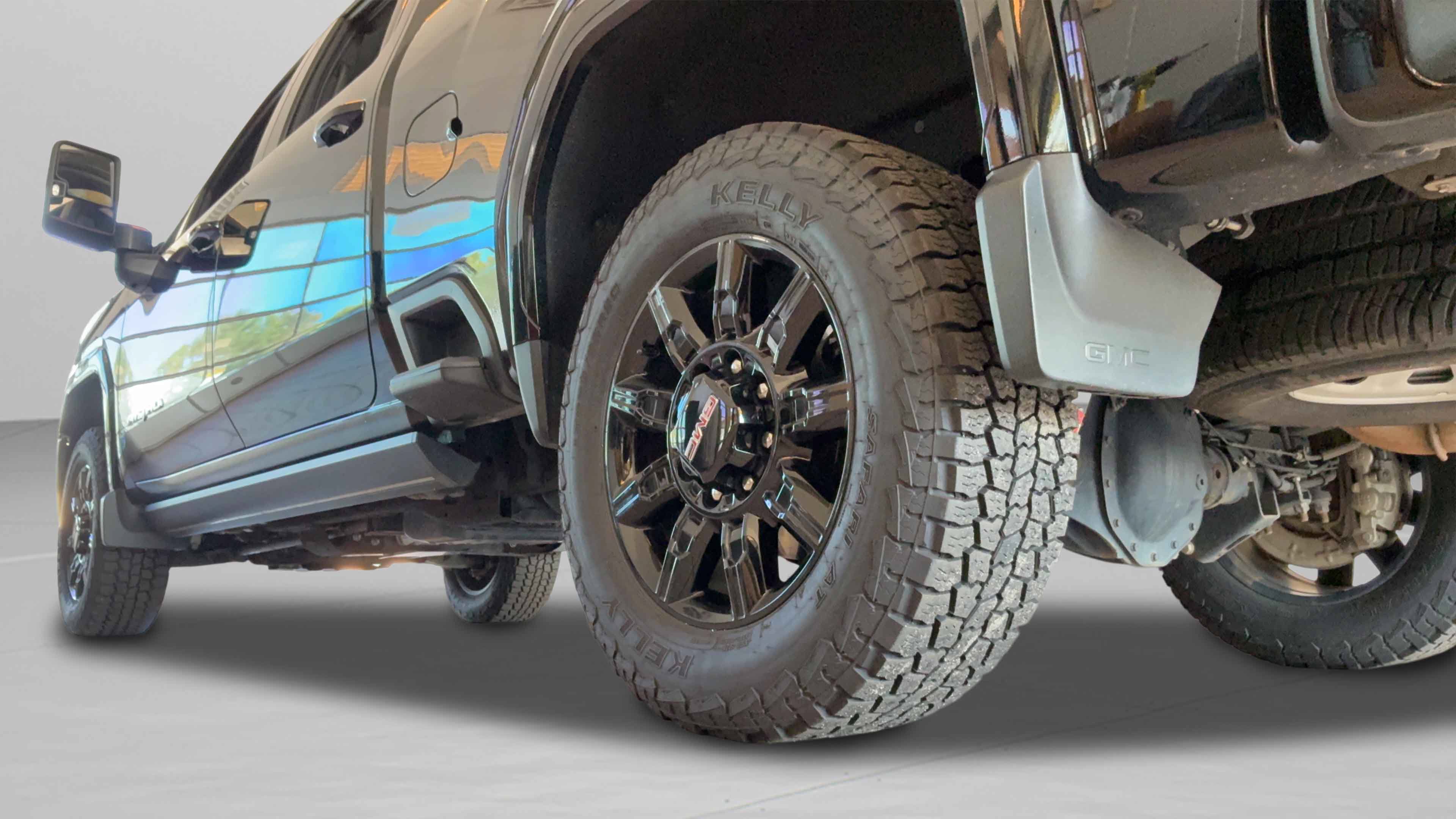 Used 2025 GMC Sierra 2500 AT4 w/ AT4 Premium Plus Package AWD/4WD image 59
