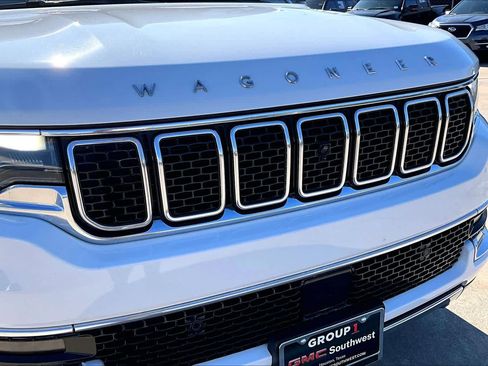 Used 2023 Jeep Wagoneer Series III w/ Premium Group I image 29