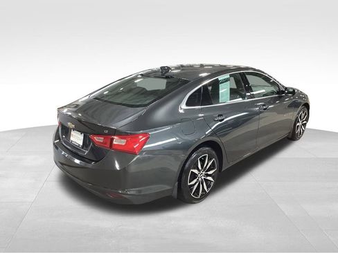 Used 2017 Chevrolet Malibu LT image 9