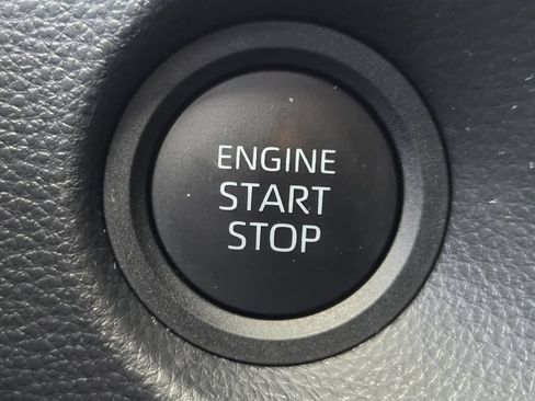 Used 2026 Toyota Corolla Cross LE FWD image 22