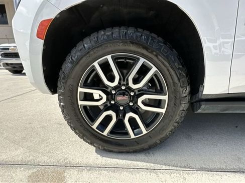 Certified 2024 GMC Yukon XL AT4 w/ AT4 Premium Package AWD/4WD image 18