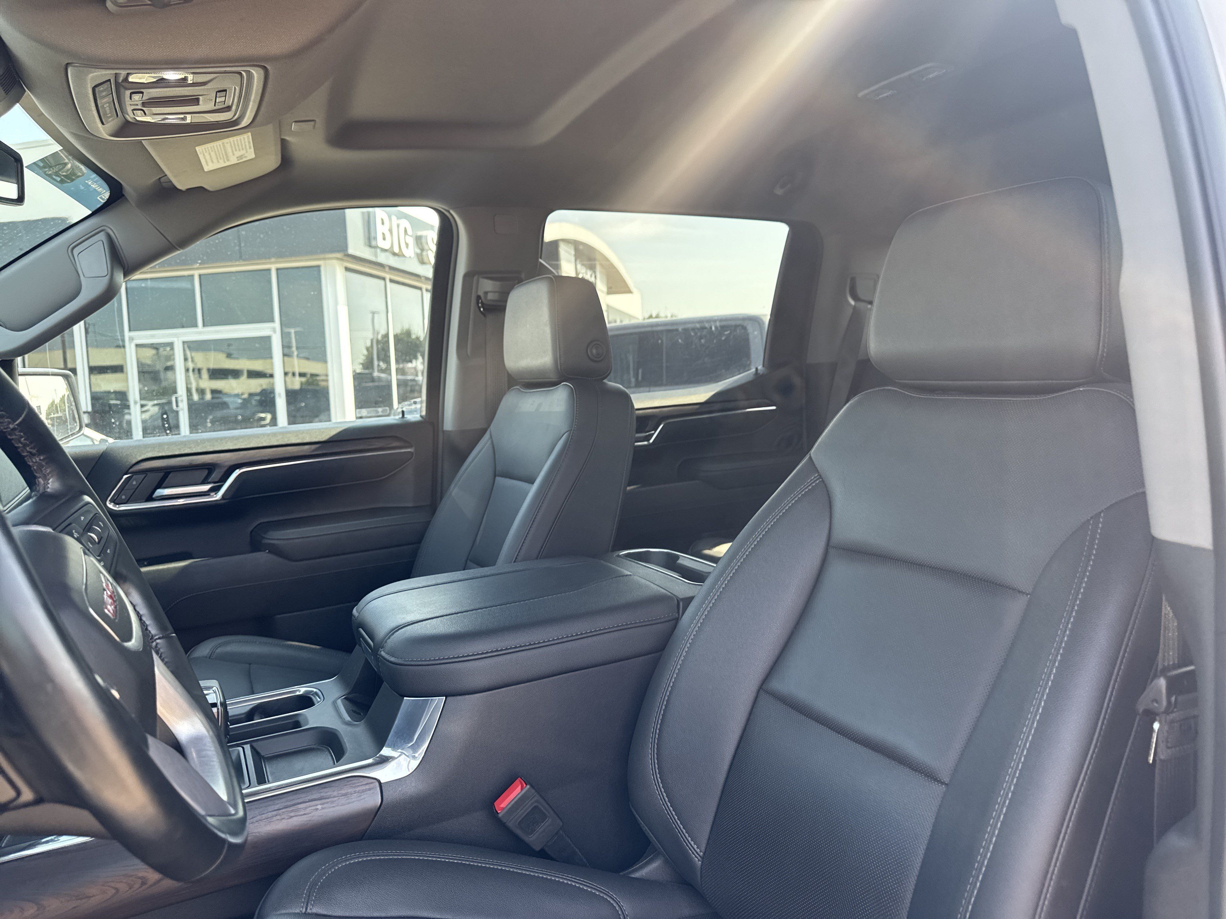 Used 2023 GMC Sierra 1500 SLT w/ SLT Premium Package AWD/4WD image 6