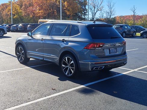 Used 2022 Volkswagen Tiguan SEL R-Line image 4