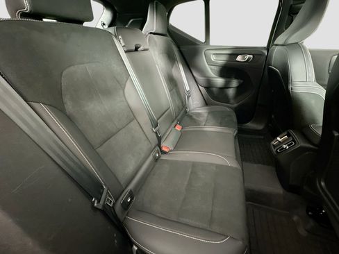 Certified 2023 Volvo XC40 B5 Plus w/ Climate Package image 27