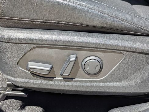 Used 2025 Kia Sportage EX FWD image 8
