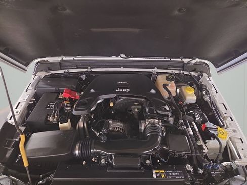 Used 2020 Jeep Wrangler Unlimited Sport S image 21